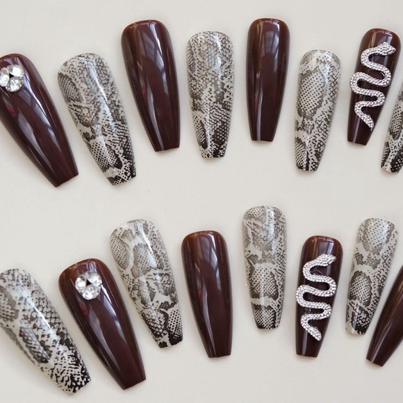 Buy 4get 1 free Beautiful Press-on Nails for women - Picture 4 of 4